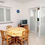 公寓 By The Sea Vrsi - Mulo, Zadar - 5860 宁