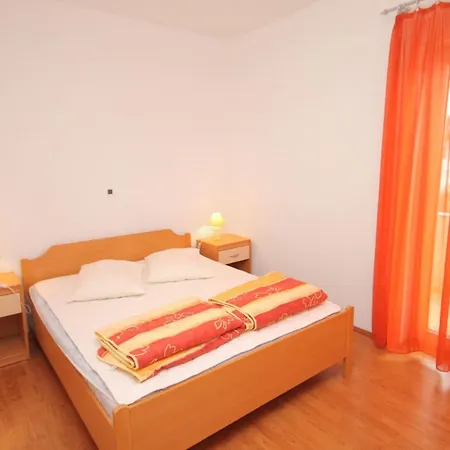 Apartment By The Sea Vrsi - Mulo, Zadar - 5860 *