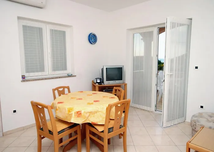 Apartman By The Sea Vrsi - Mulo, Zadar - 5860 Nin